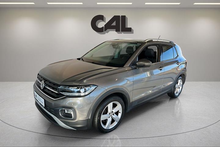 Grå VW T-Cross fra 2020 set udefra