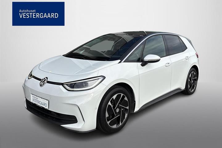 Hvid VW ID.3 fra 2024 set udefra