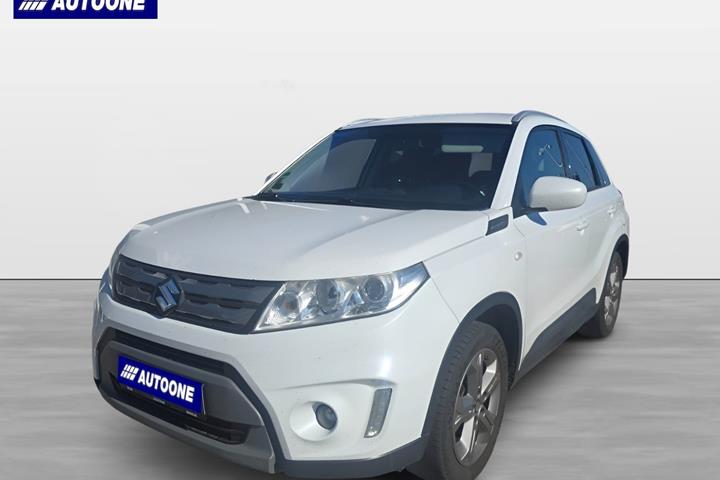 Hvid Suzuki Vitara fra 2015 set udefra