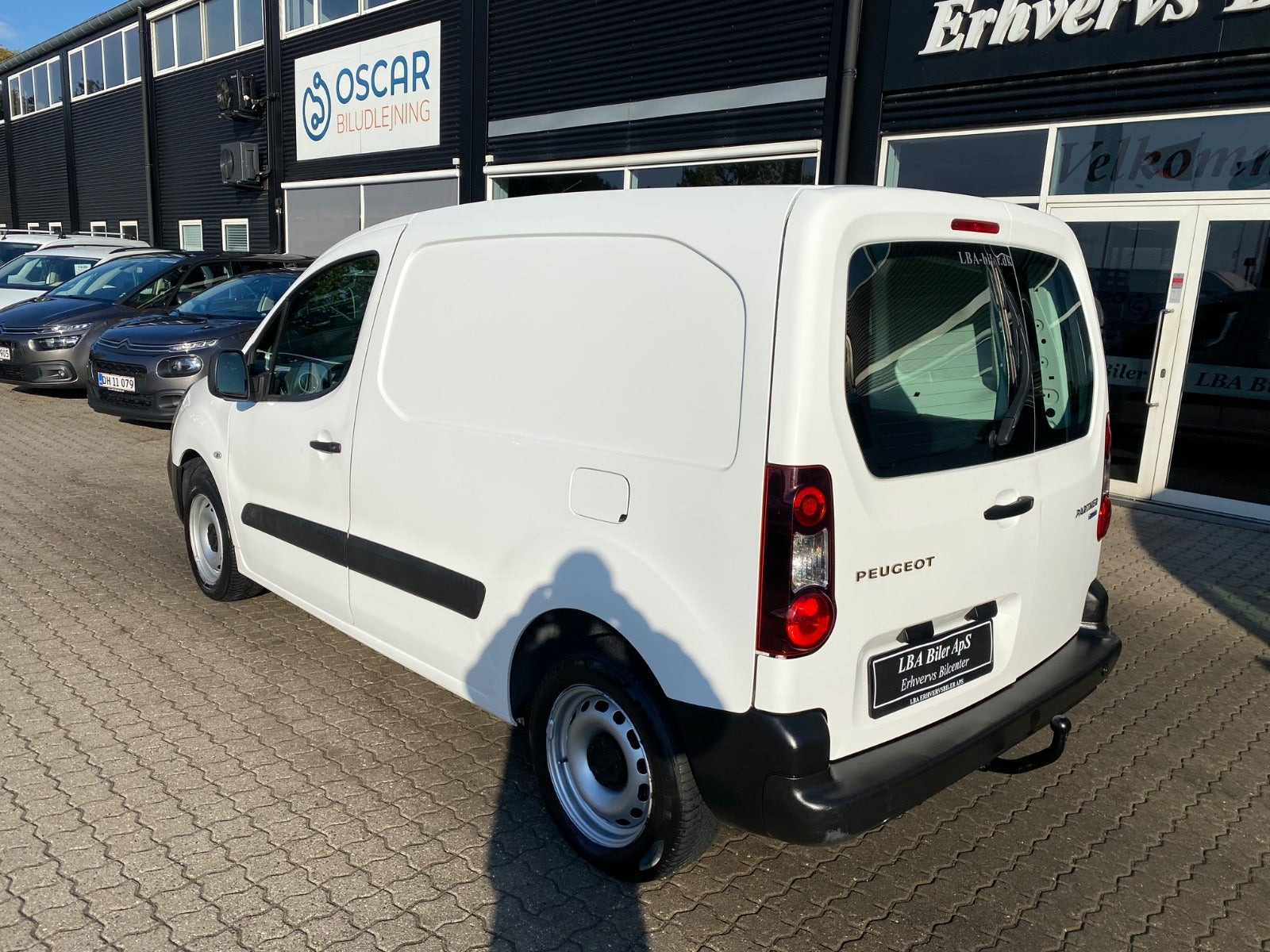 Hvid Peugeot Partner fra 2017