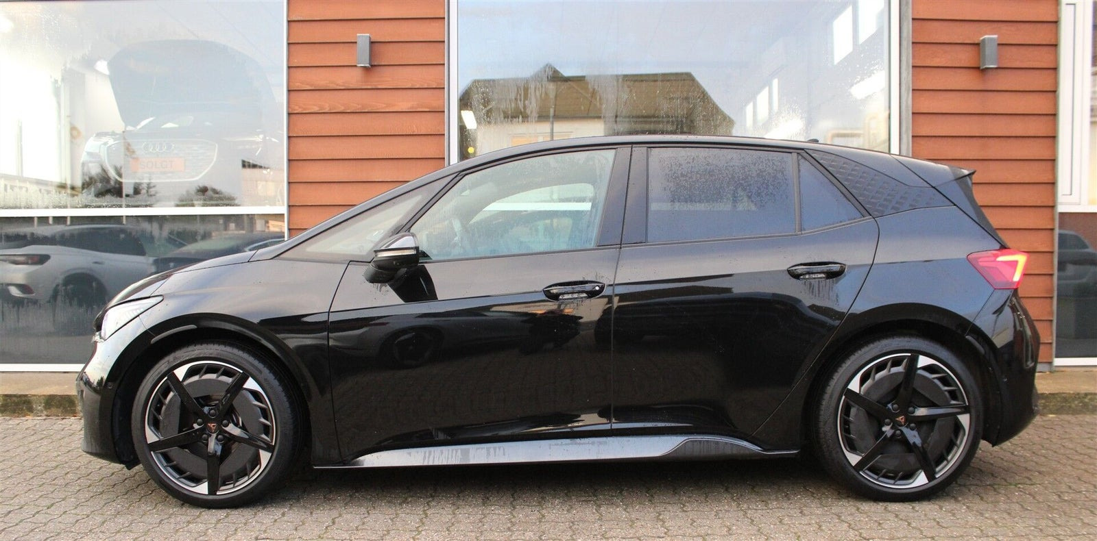 Sort Cupra Born fra 2025