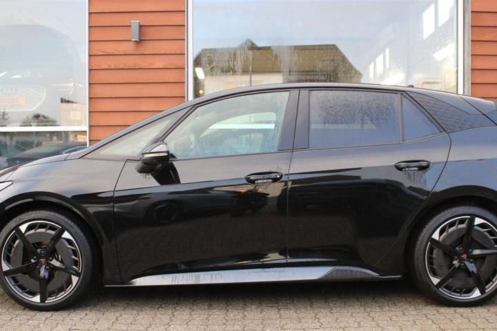 Sort Cupra Born fra 2025