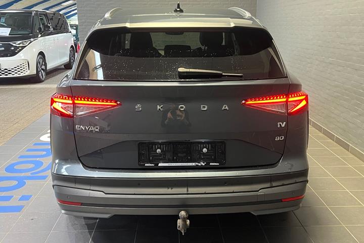 Grå Skoda Enyaq fra 2021