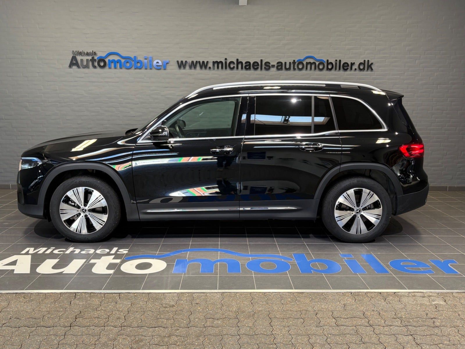 Sort Mercedes EQB250+ fra 2025