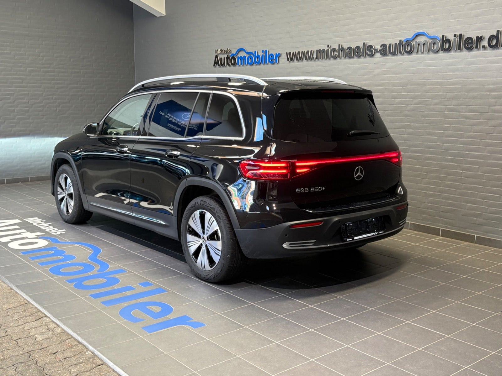 Sort Mercedes EQB250+ fra 2025
