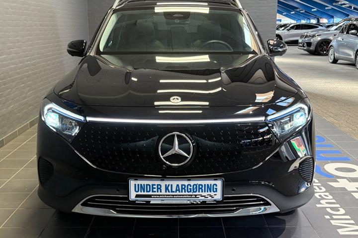 Sort Mercedes EQB250+ fra 2025