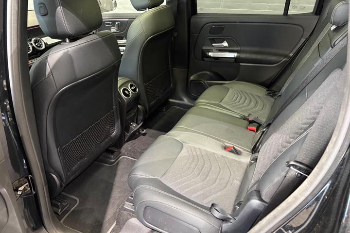 Sort Mercedes EQB250+ fra 2025