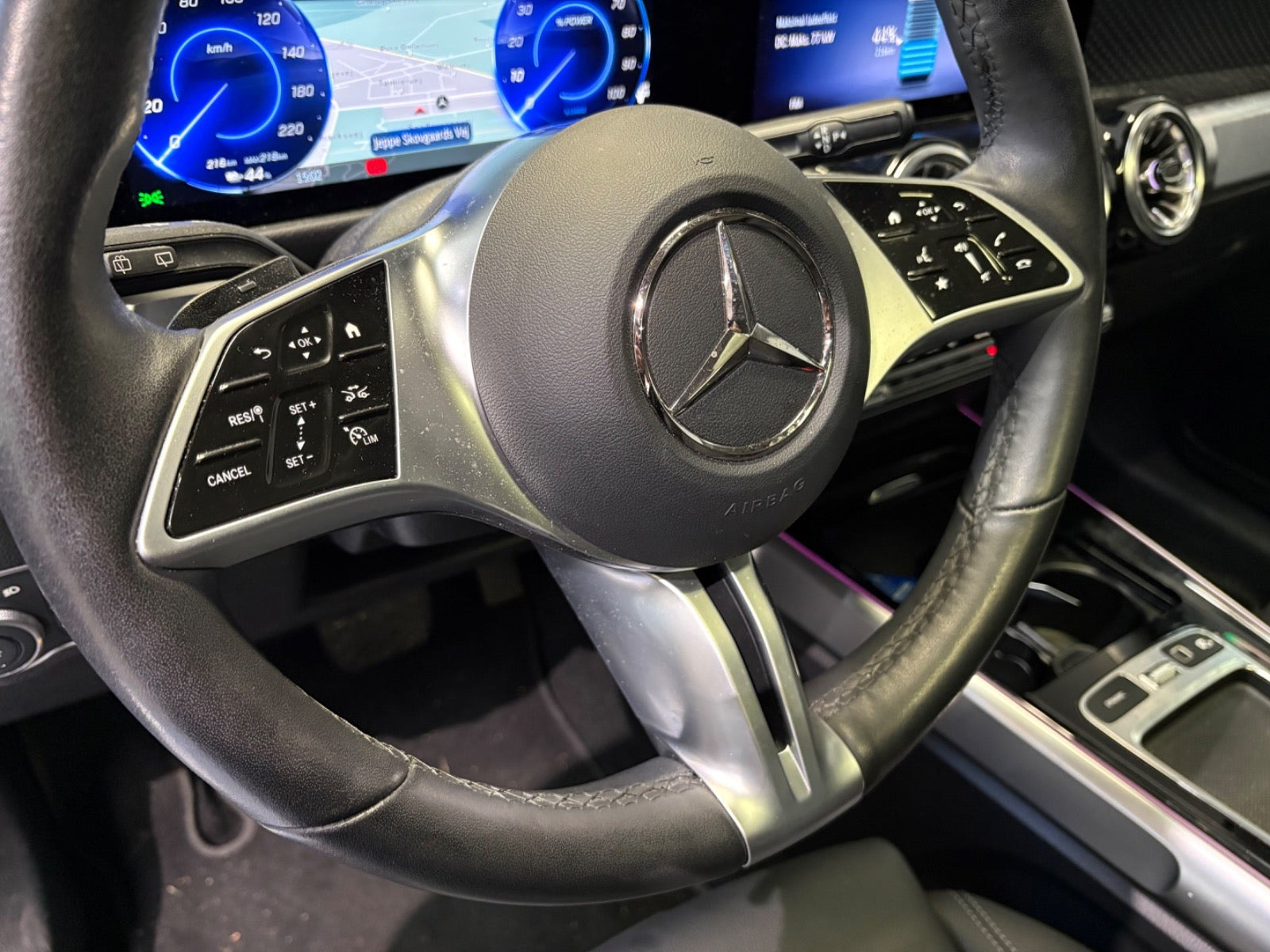 Sort Mercedes EQB250+ fra 2025