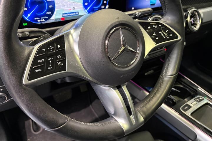 Sort Mercedes EQB250+ fra 2025