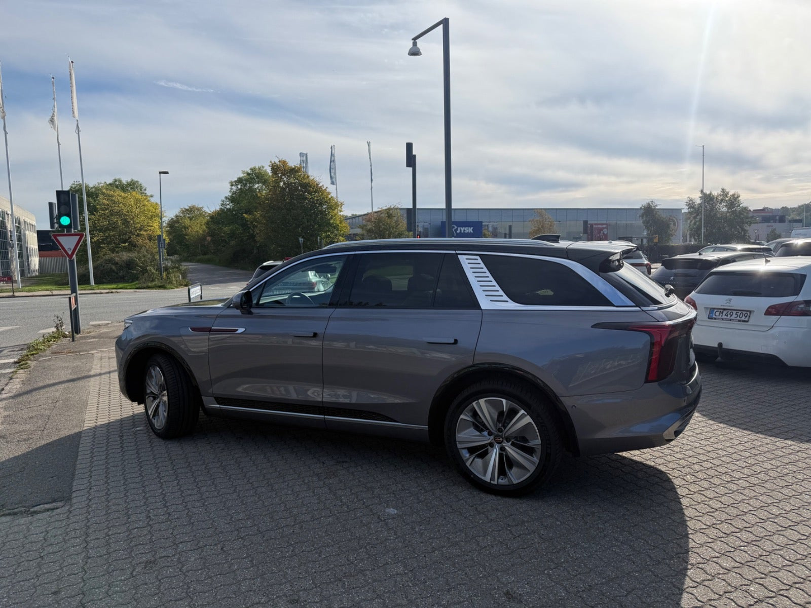 undefined Hongqi E-HS9 fra 2025