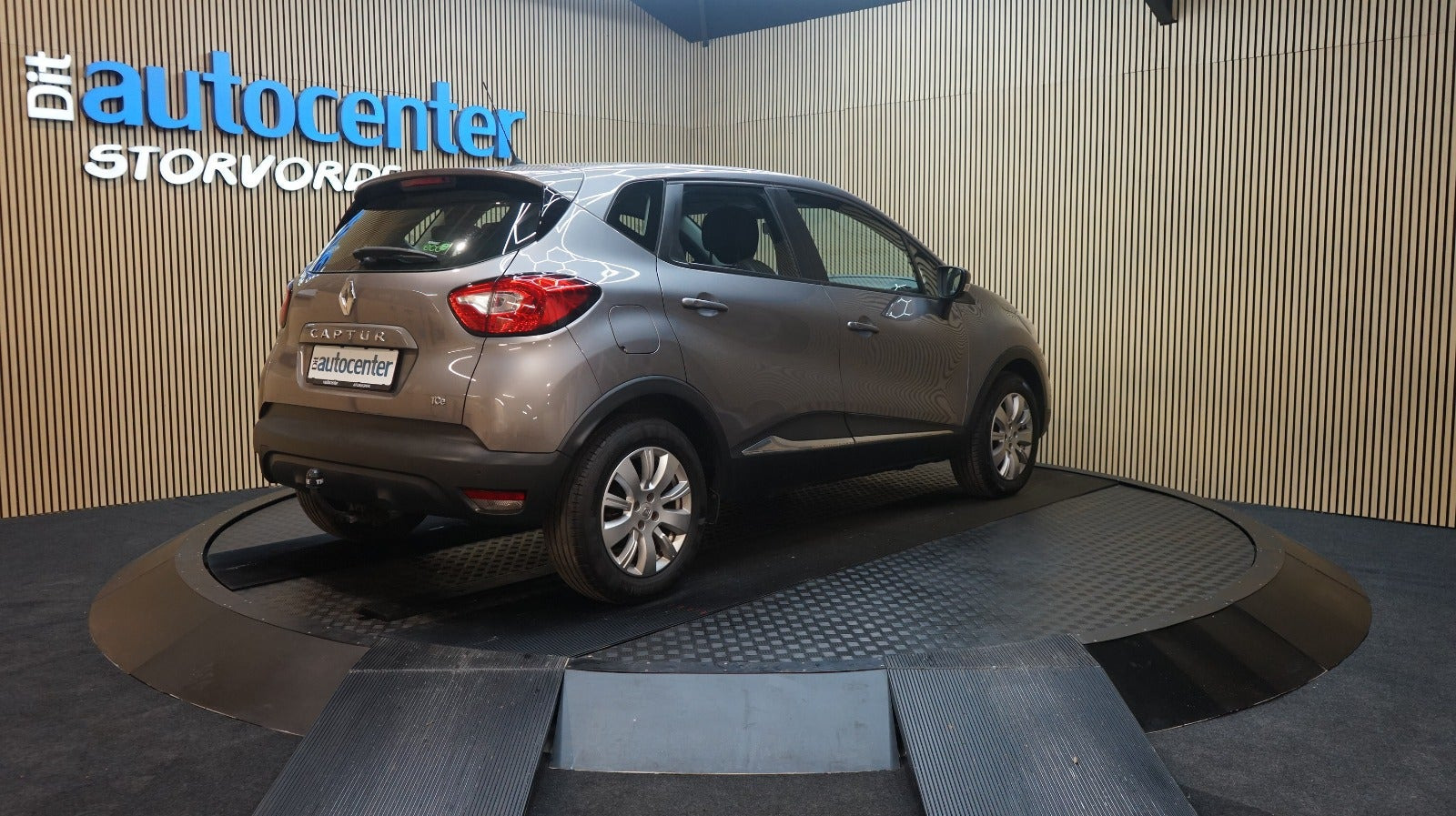 Grå Renault Captur fra 2013
