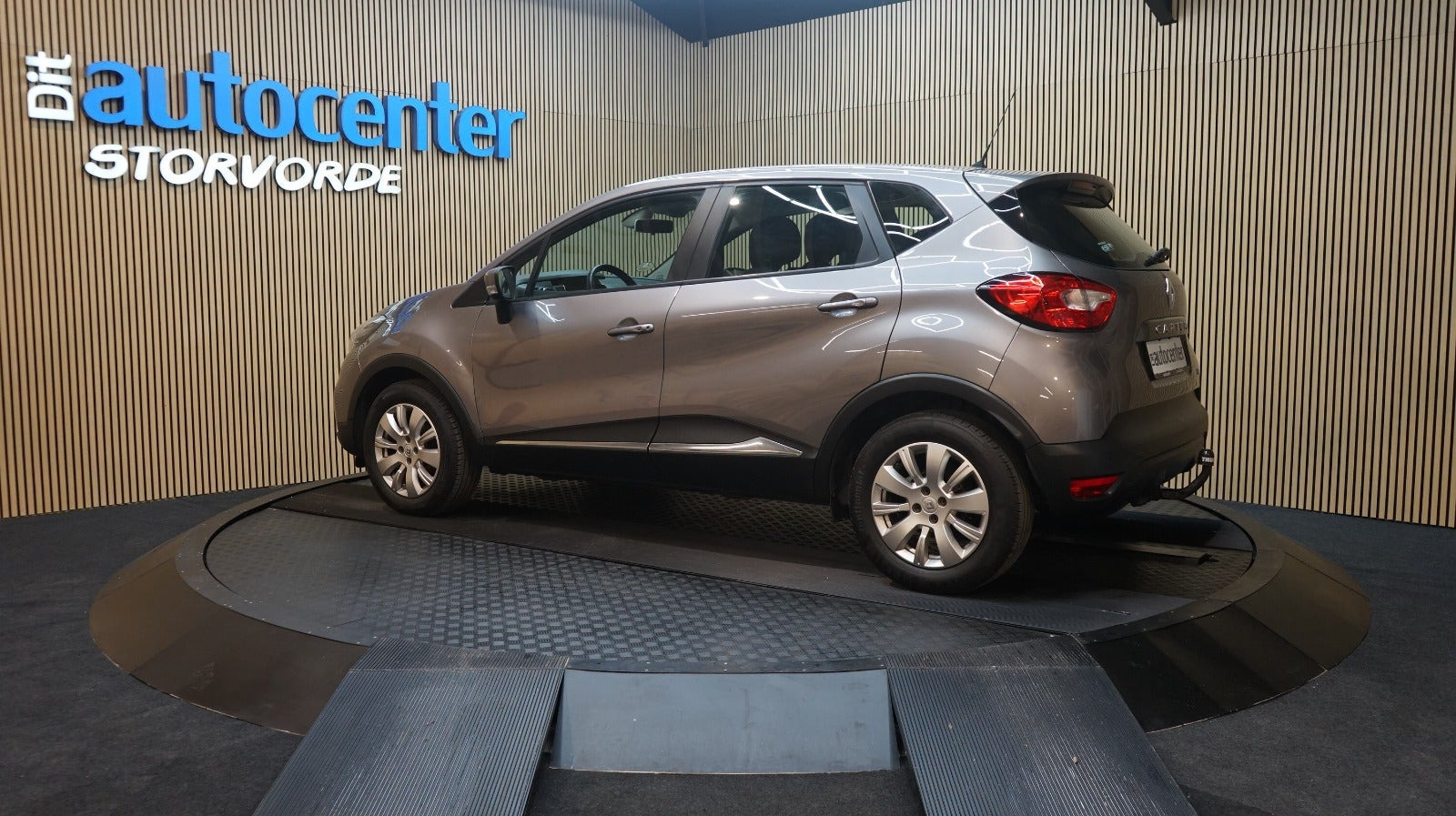 Grå Renault Captur fra 2013