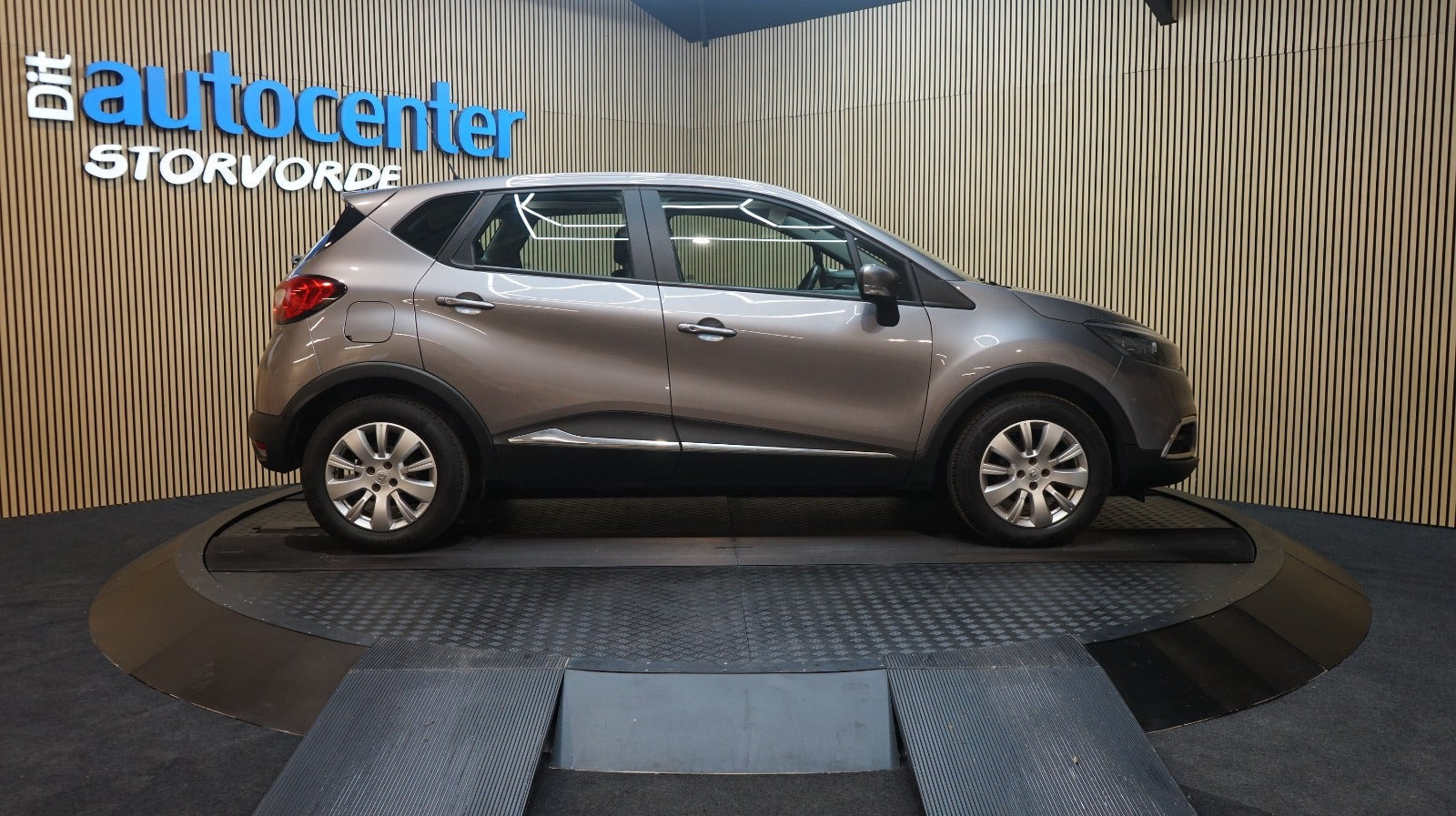 Grå Renault Captur fra 2013