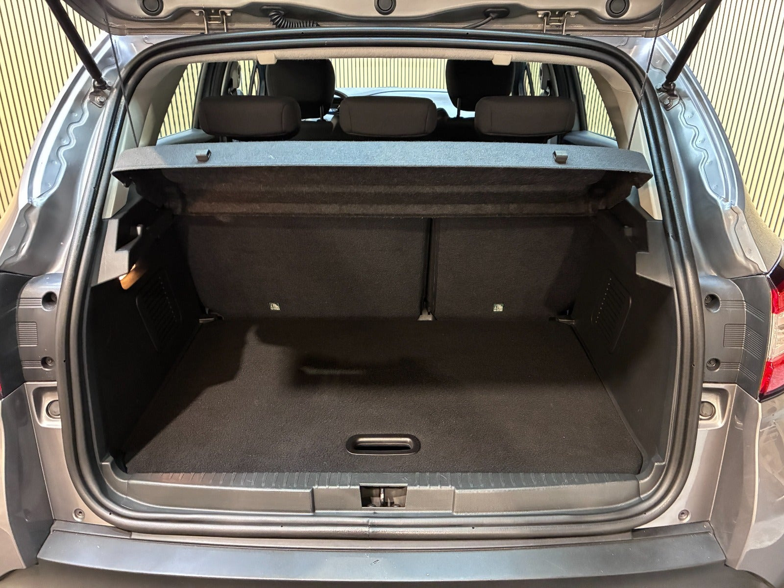Grå Renault Captur fra 2013