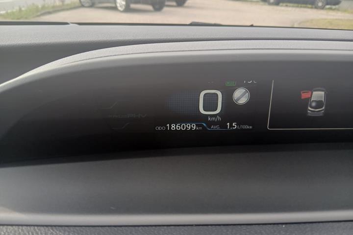 Grå Toyota Prius Plug-in fra 2018