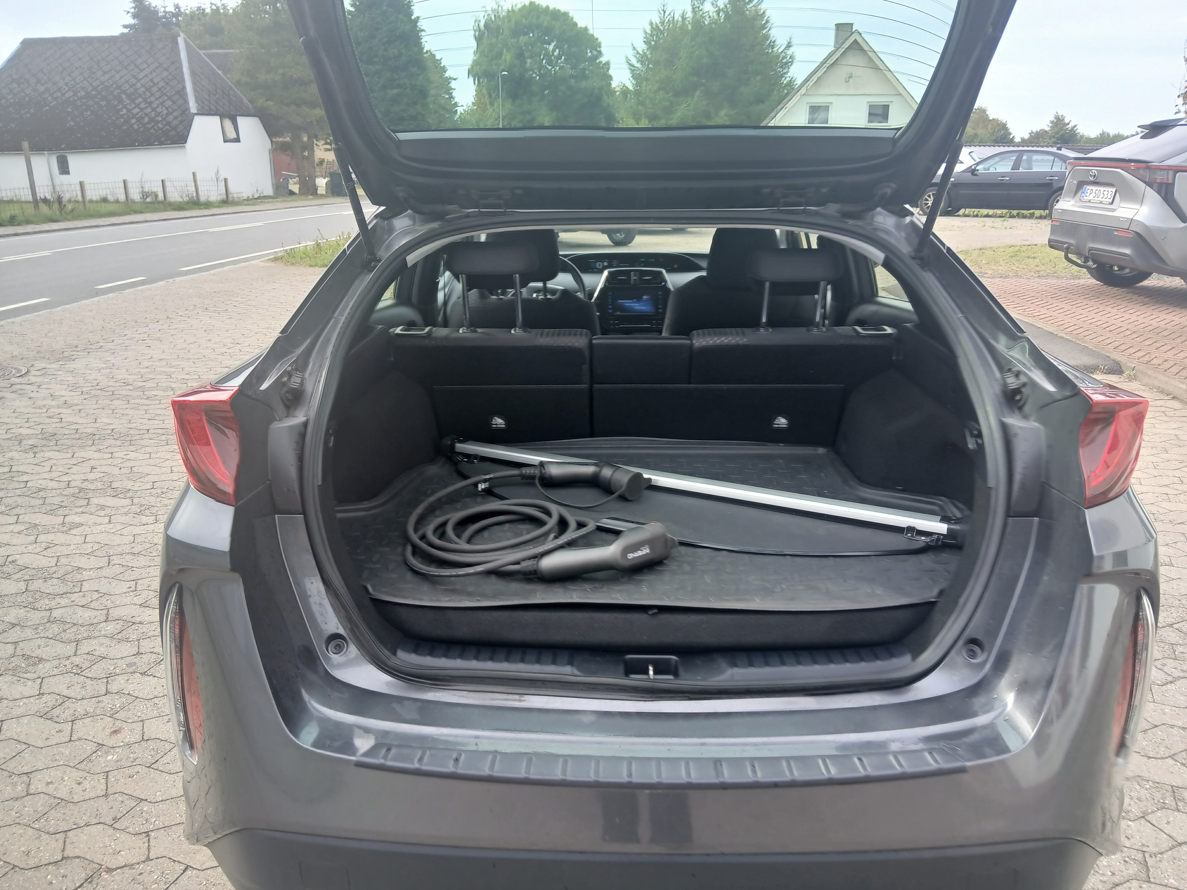 Grå Toyota Prius Plug-in fra 2018