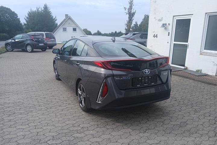 Grå Toyota Prius Plug-in fra 2018