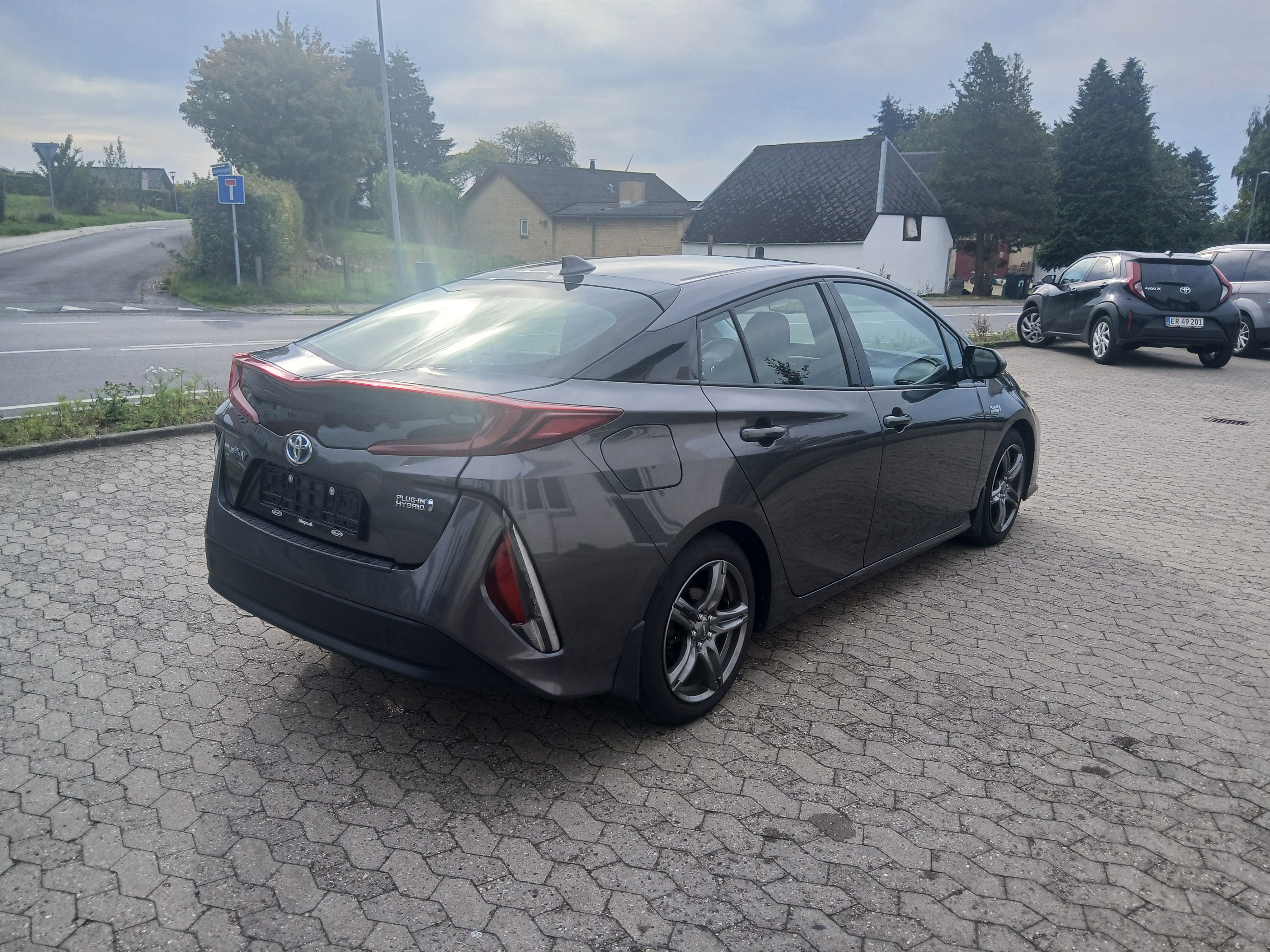 Grå Toyota Prius Plug-in fra 2018