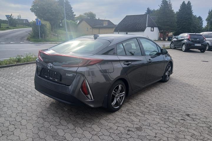 Grå Toyota Prius Plug-in fra 2018
