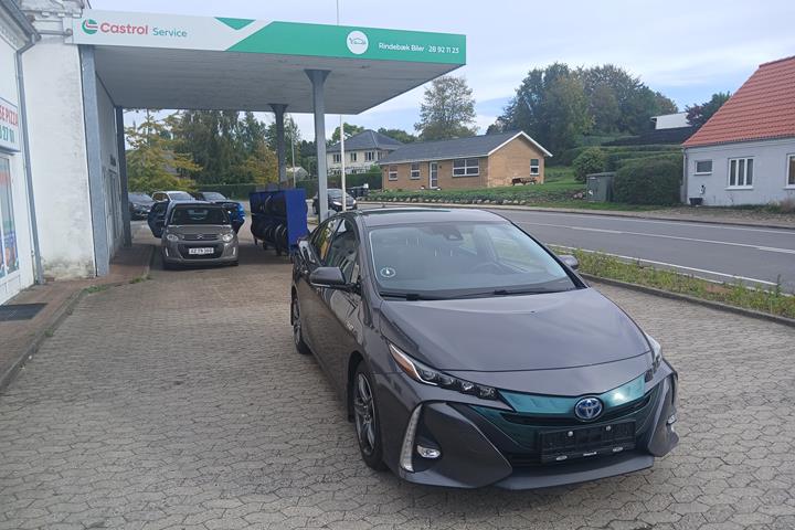 Grå Toyota Prius Plug-in fra 2018