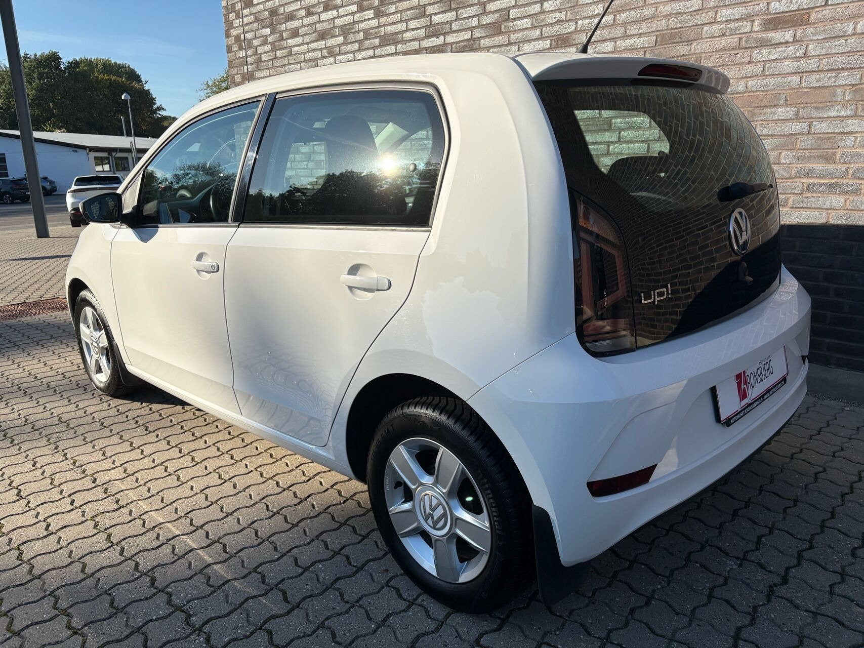 Hvid VW UP! fra 2019
