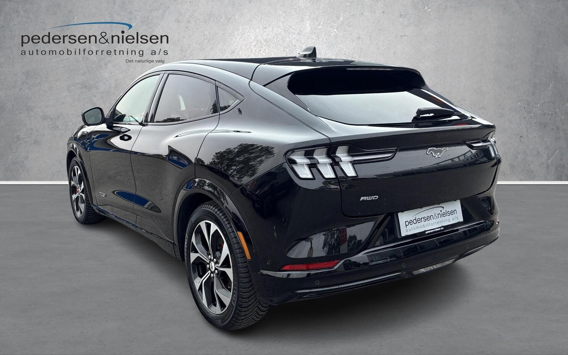 Sort Ford Mustang Mach-E fra 2021