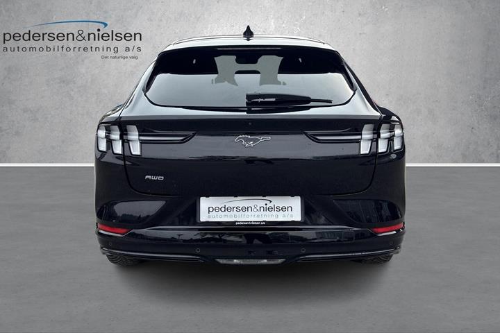 Sort Ford Mustang Mach-E fra 2021