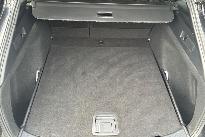 Sort Toyota Corolla fra 2021