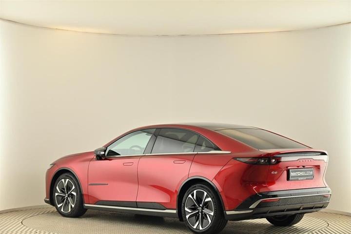 Rød Mazda 6e fra 2026
