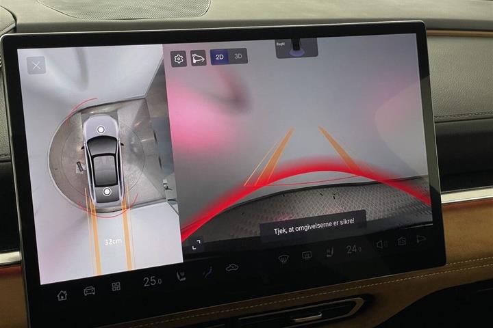 Rød Mazda 6e fra 2026