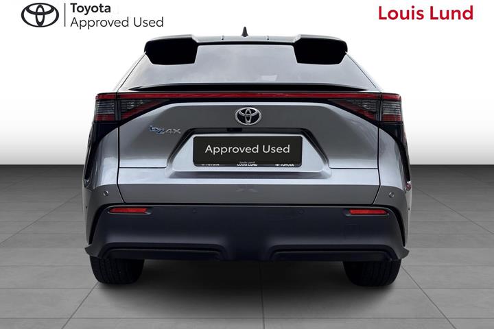 Grå Toyota BZ4X fra 2025
