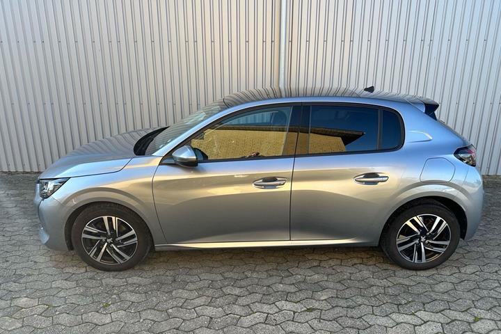 Grå Peugeot 208 fra 2020