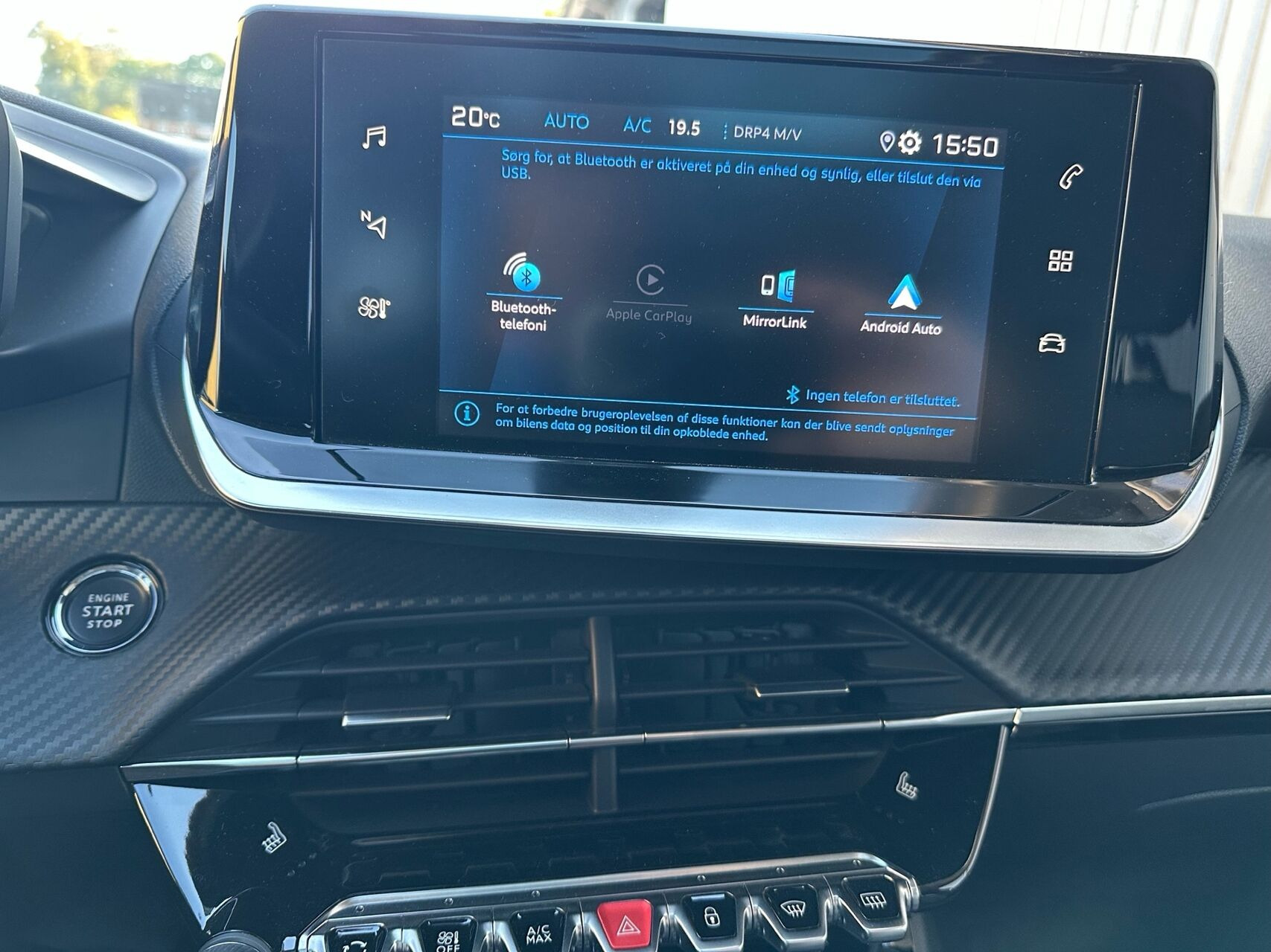 Grå Peugeot 208 fra 2020