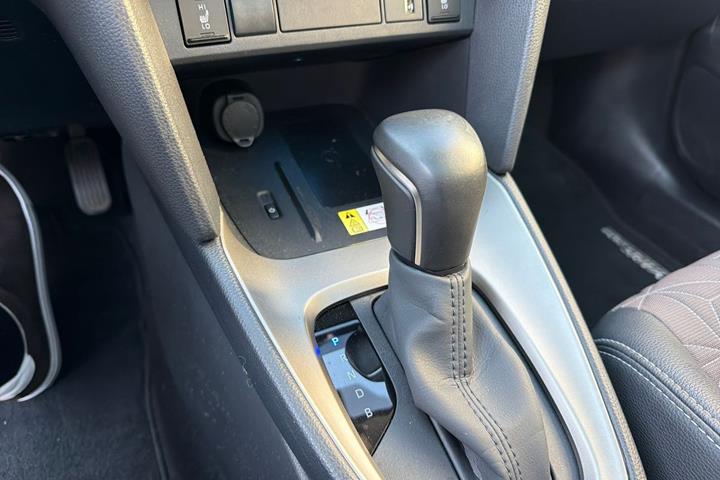 Bronze Toyota Yaris Cross fra 2022