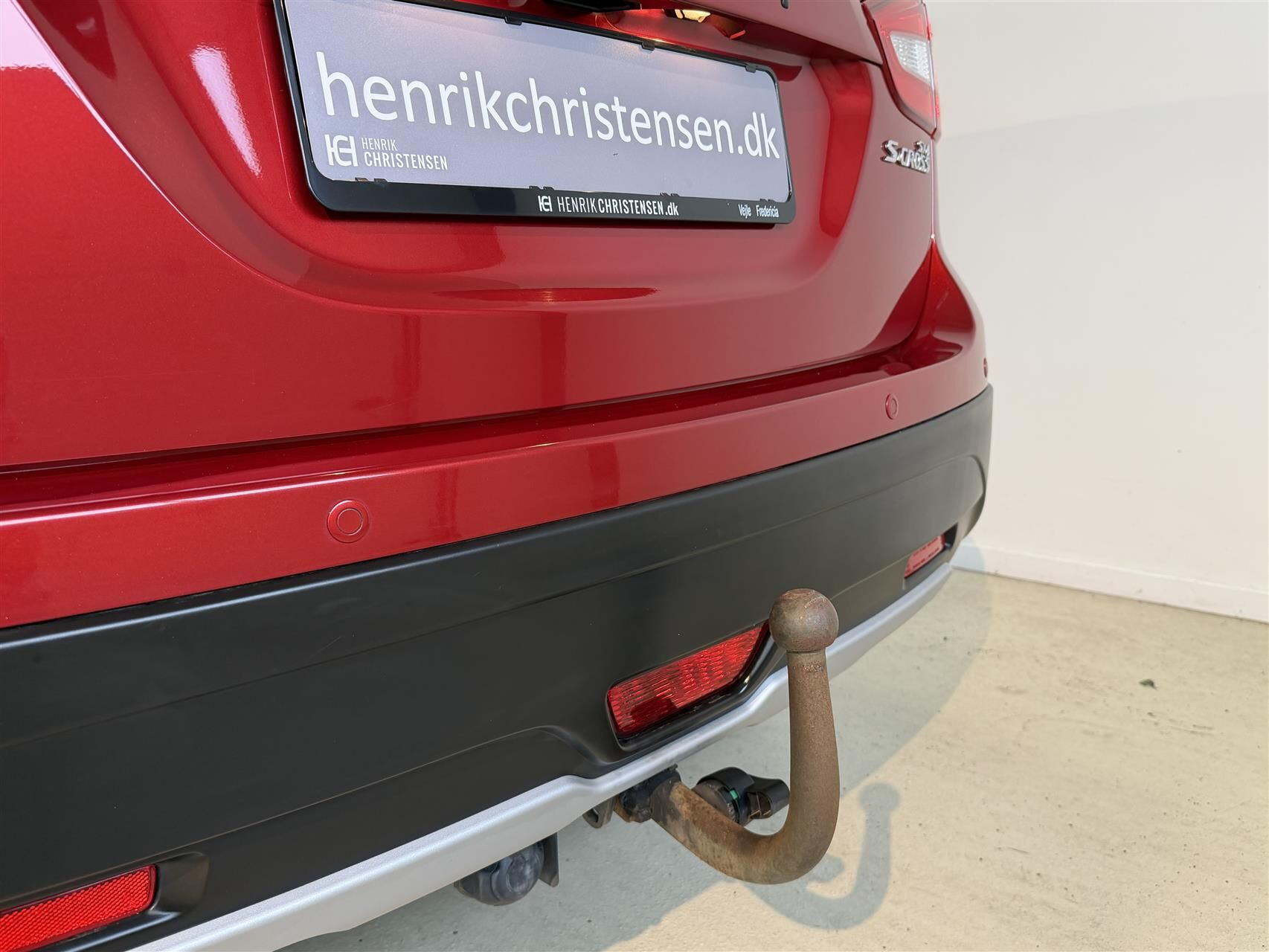 Rød Suzuki S-Cross fra 2019