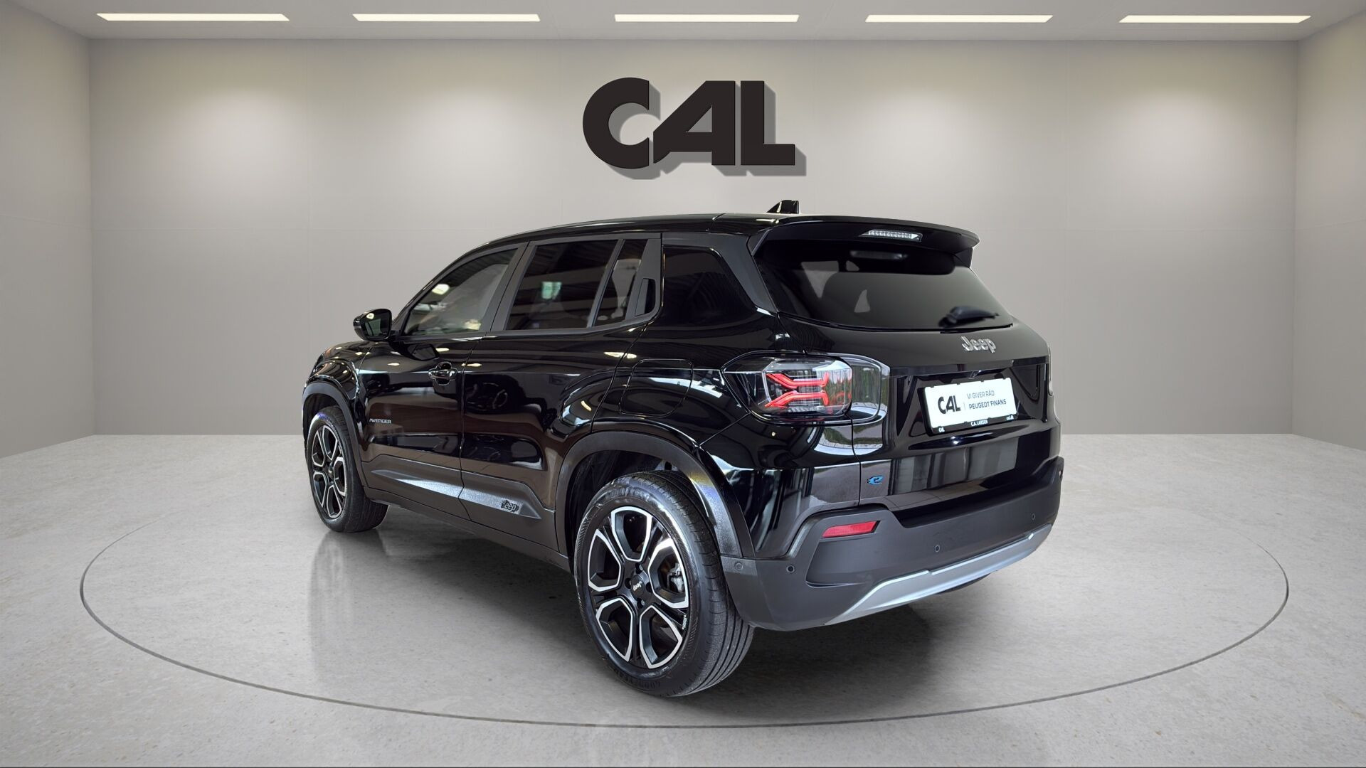 Sort Jeep Avenger fra 2024