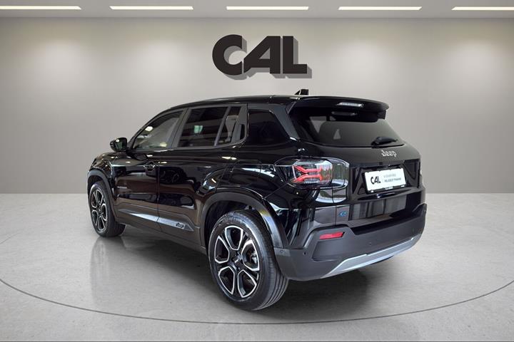 Sort Jeep Avenger fra 2024