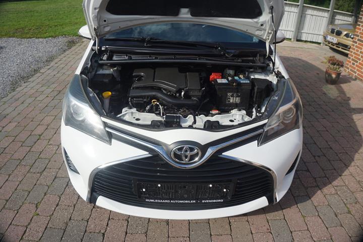 Hvid Toyota Yaris fra 2016