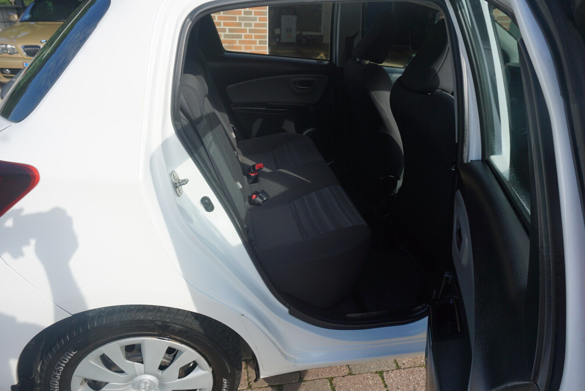 Hvid Toyota Yaris fra 2016