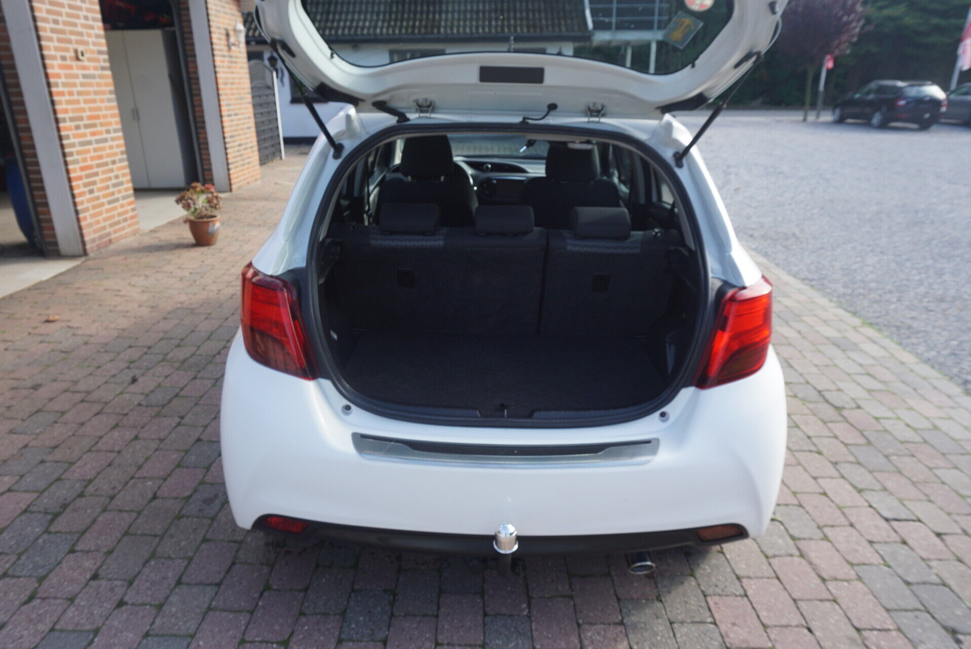 Hvid Toyota Yaris fra 2016