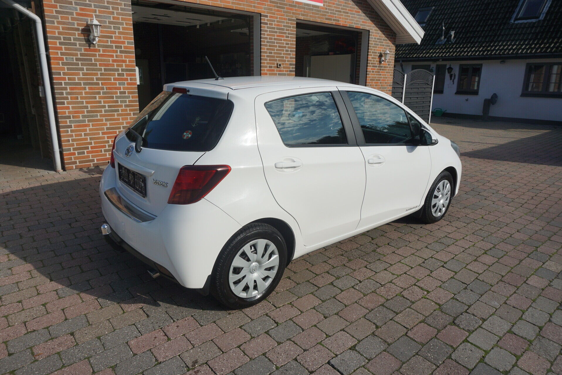 Hvid Toyota Yaris fra 2016
