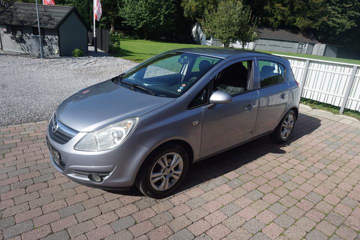 Grå Opel Corsa fra 2009