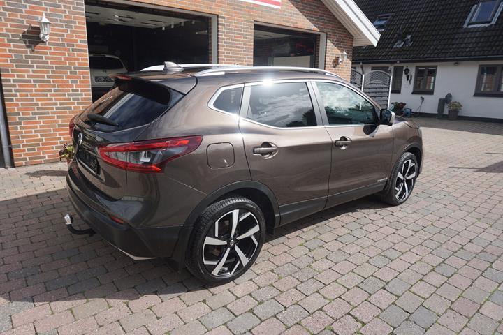 Brun Nissan Qashqai fra 2018