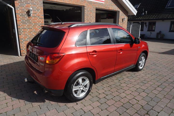 Rød Mitsubishi ASX fra 2014