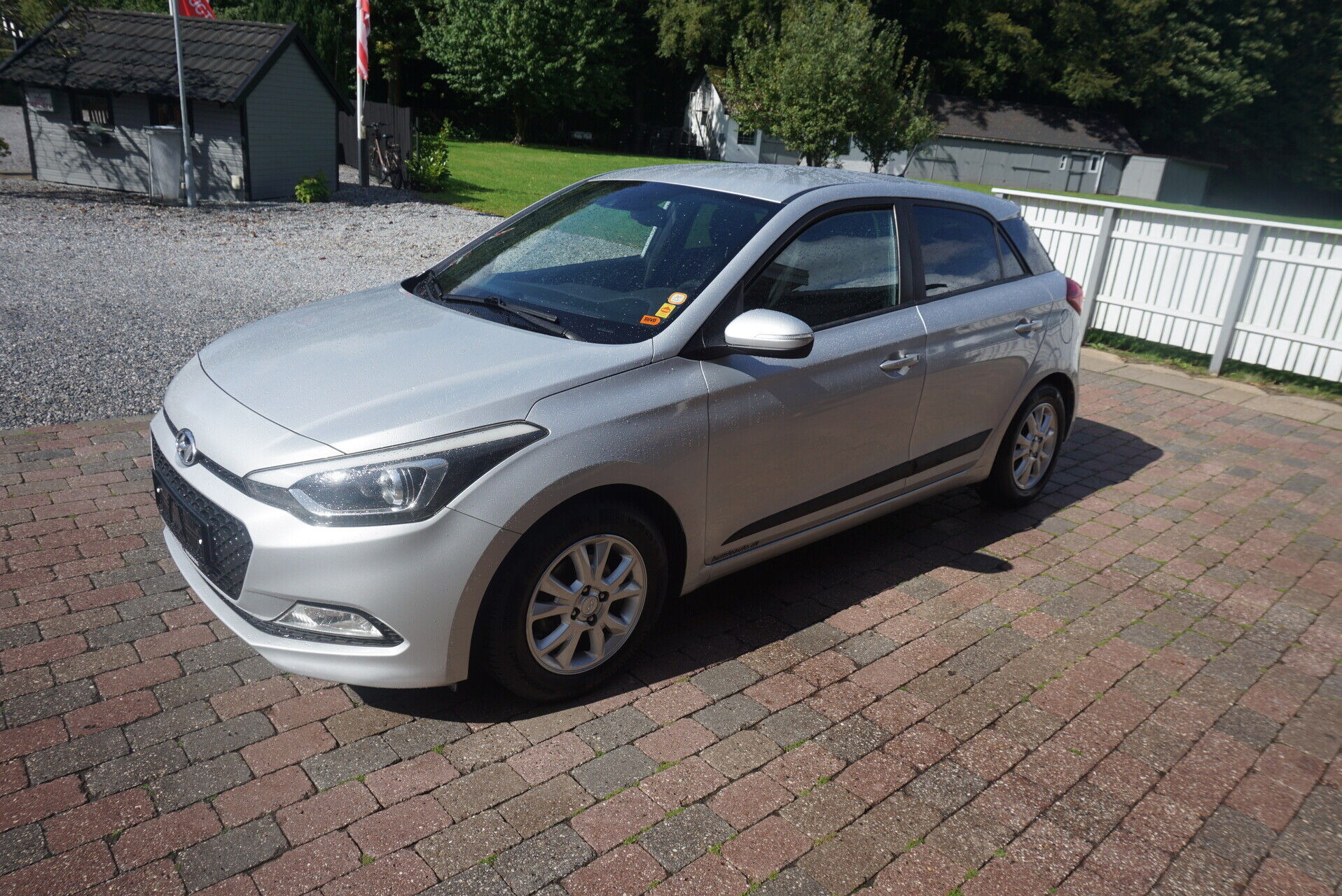 Sølv Hyundai i20 fra 2016