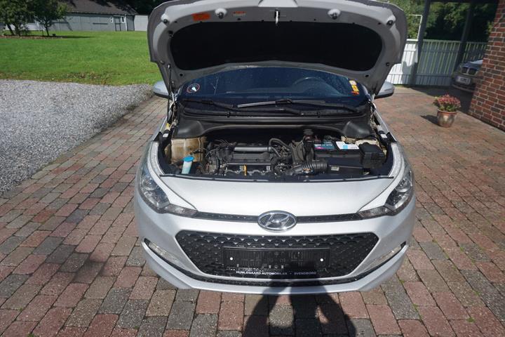 Sølv Hyundai i20 fra 2016