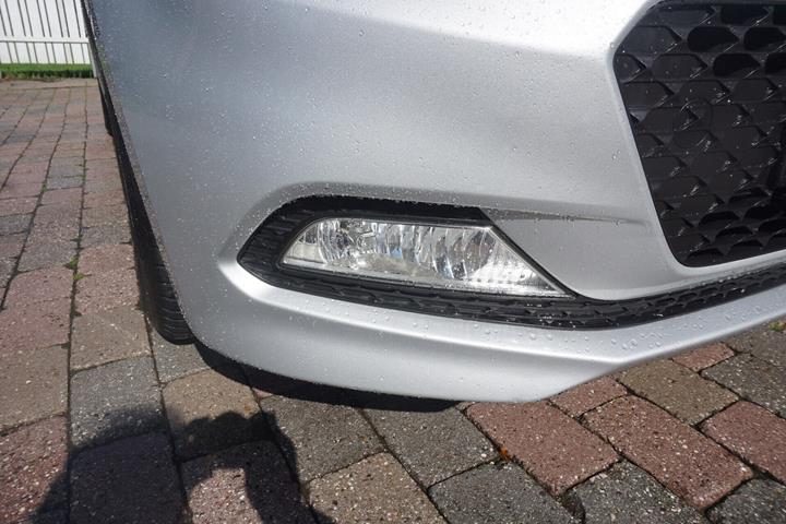 Sølv Hyundai i20 fra 2016