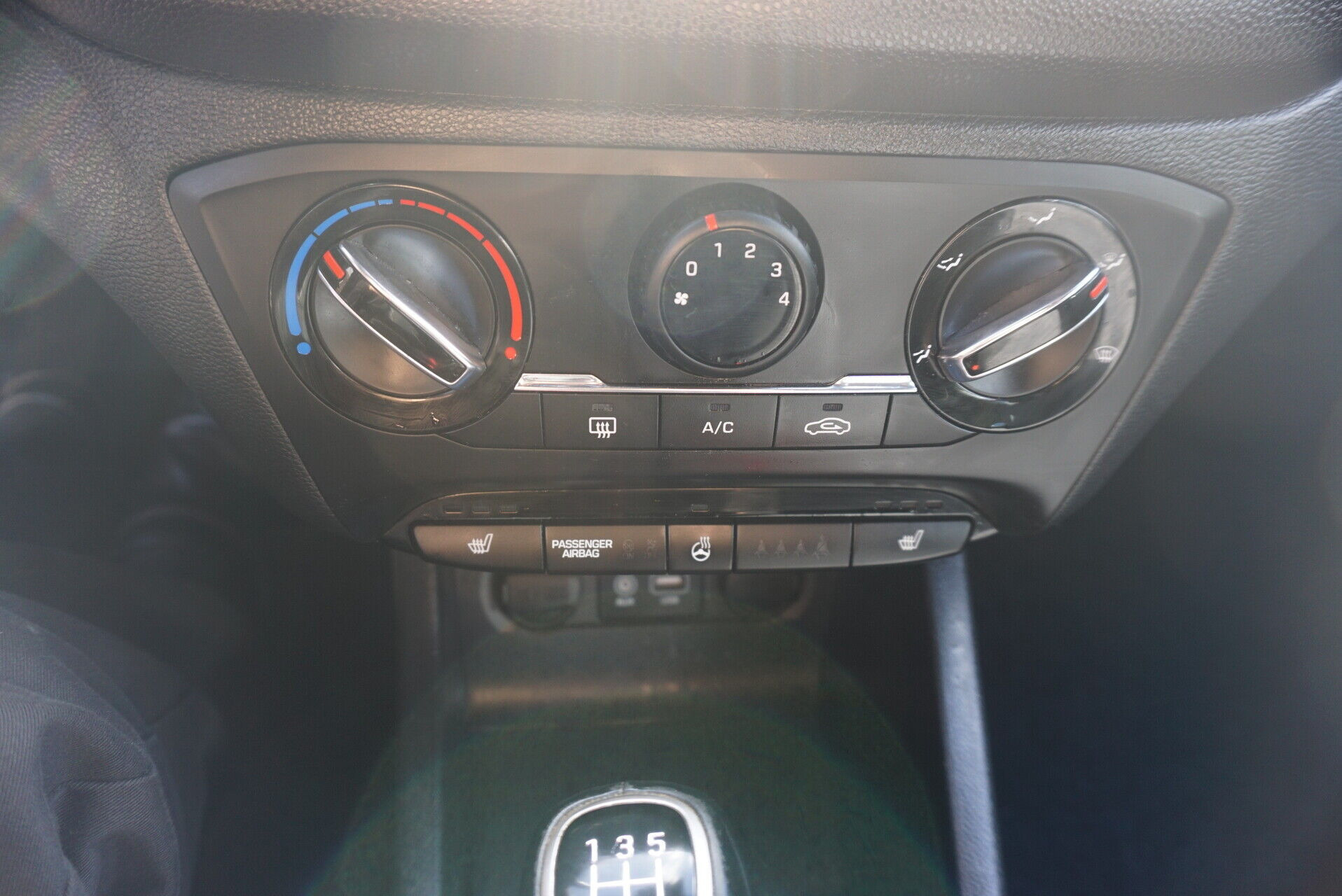 Sølv Hyundai i20 fra 2016