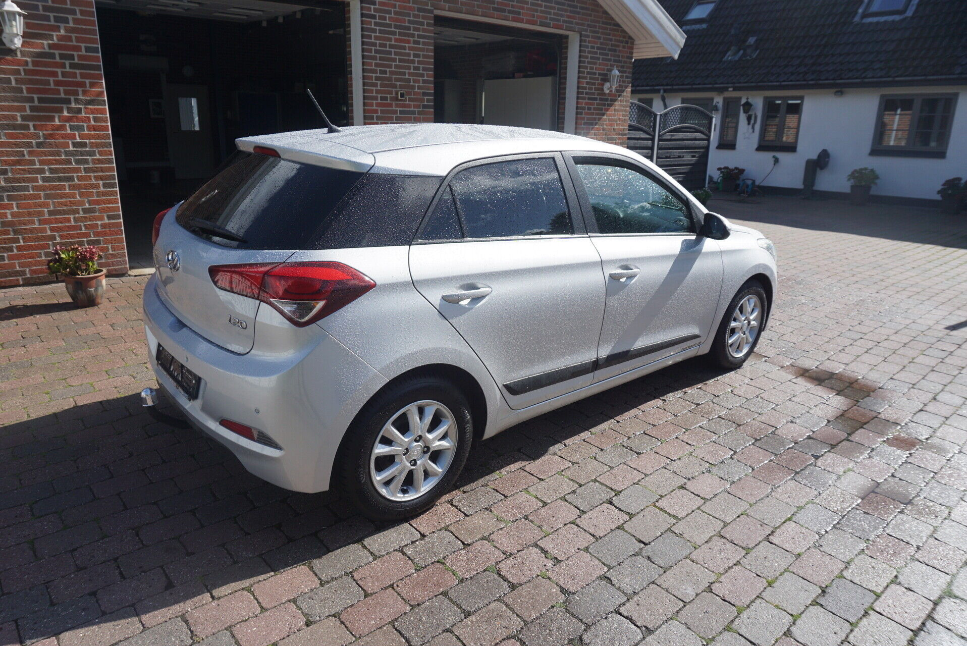 Sølv Hyundai i20 fra 2016