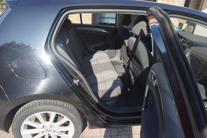 Sort VW Golf fra 2017